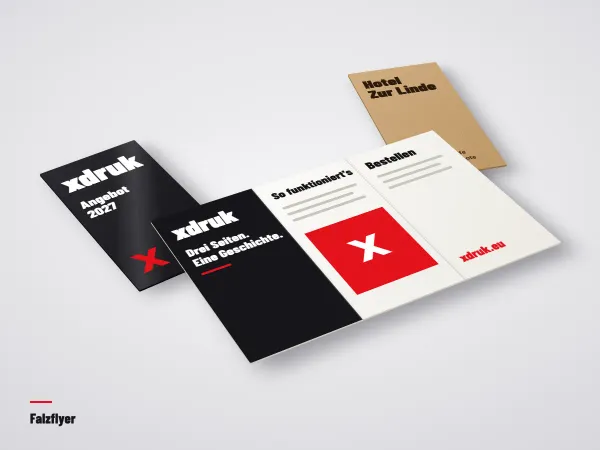 Dreiteiliger Falzflyer A4 auf DIN lang, halb aufgeklappt
