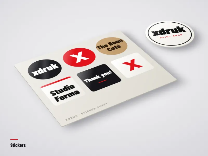 Round logo stickers on paper bags and jars