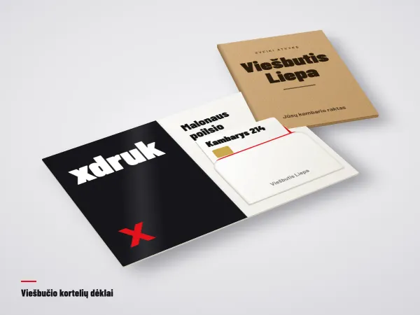 Štancuotas viešbučio kortelės dėklas su objekto logotipu